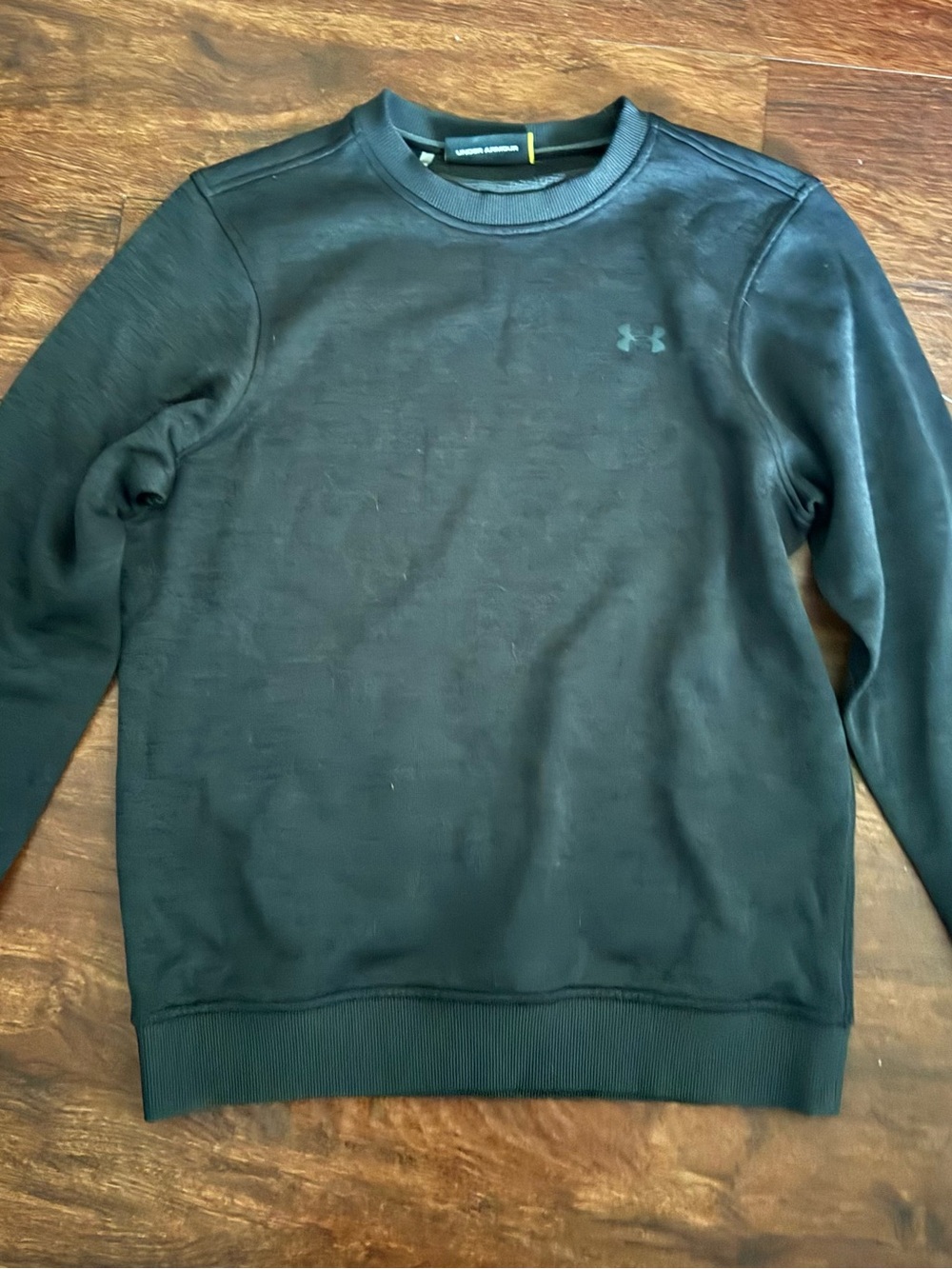 Under Armour Men’s Black Crewneck Pullover